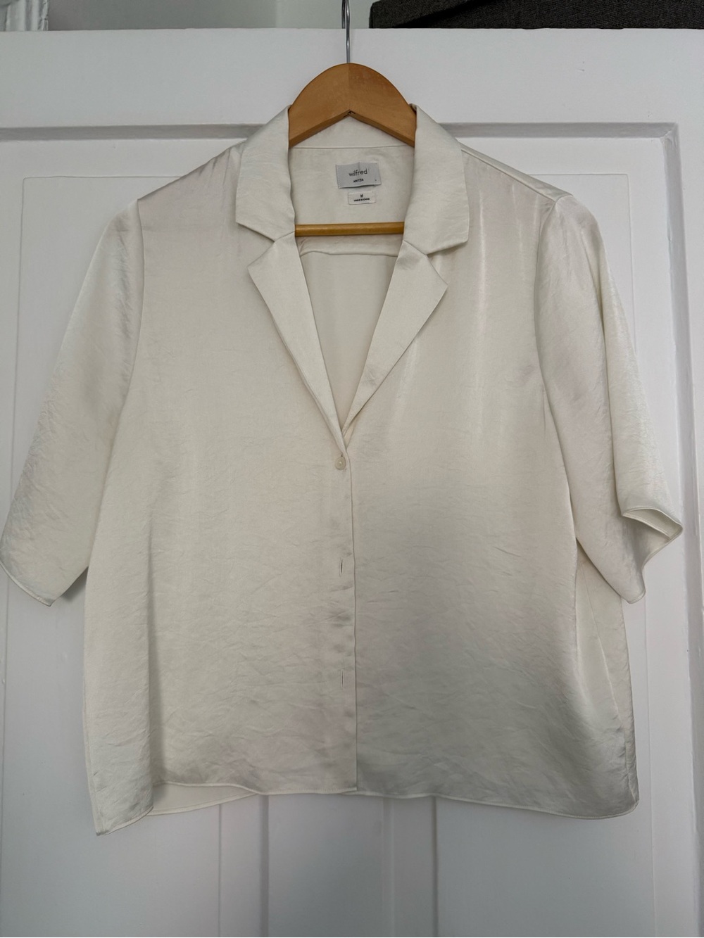 Aritzia Cream Short-Sleeve Silk-Feel Button Front Blouse